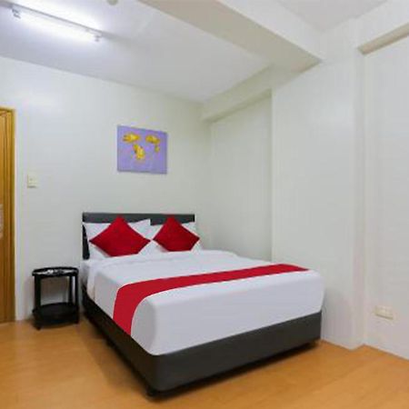 โอโย 190 แองโกล เรสซิเดนเซส - พนักงานฉีดวัคซีนแล้ว Hotel เกซอนซิตี้ ภายนอก รูปภาพ
