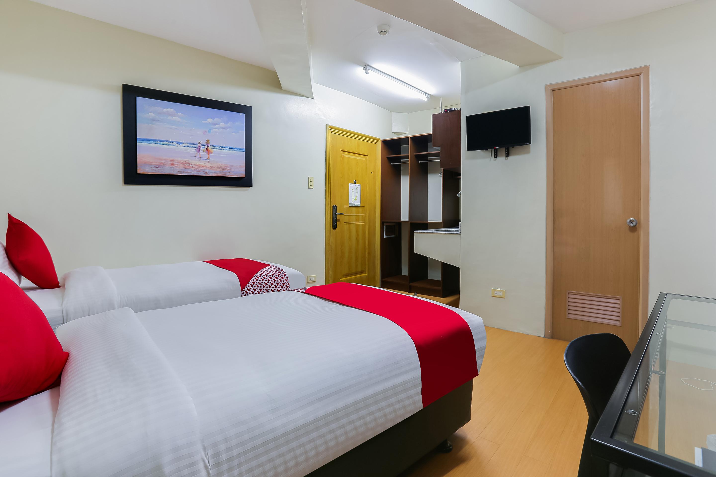 โอโย 190 แองโกล เรสซิเดนเซส - พนักงานฉีดวัคซีนแล้ว Hotel เกซอนซิตี้ ภายนอก รูปภาพ