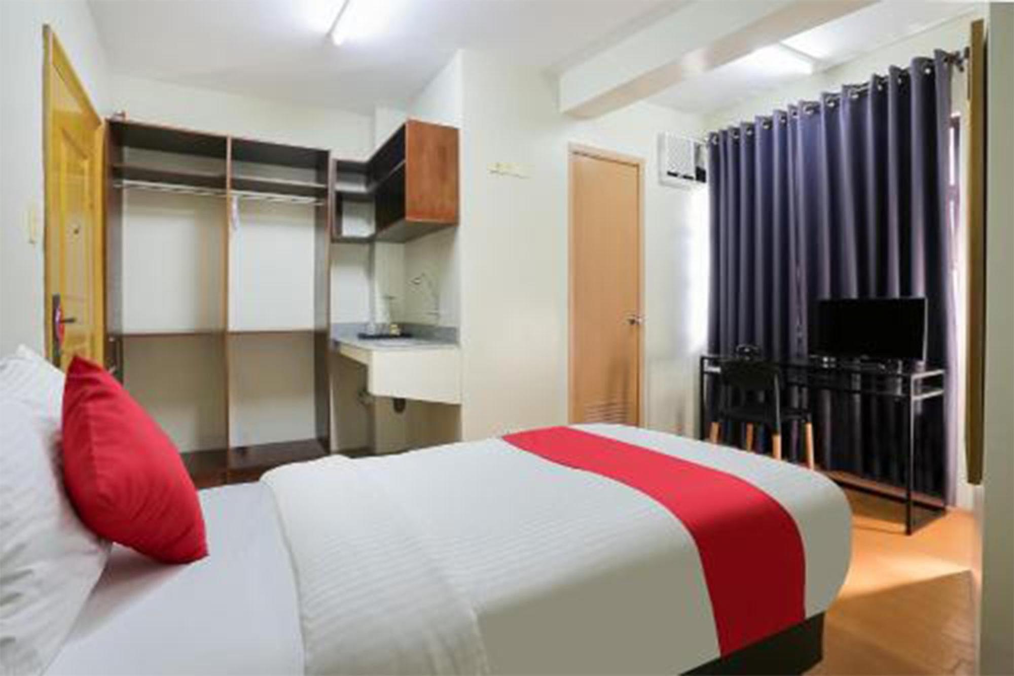 โอโย 190 แองโกล เรสซิเดนเซส - พนักงานฉีดวัคซีนแล้ว Hotel เกซอนซิตี้ ภายนอก รูปภาพ