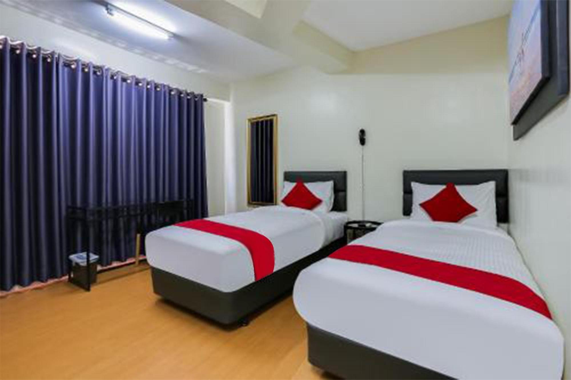 โอโย 190 แองโกล เรสซิเดนเซส - พนักงานฉีดวัคซีนแล้ว Hotel เกซอนซิตี้ ภายนอก รูปภาพ